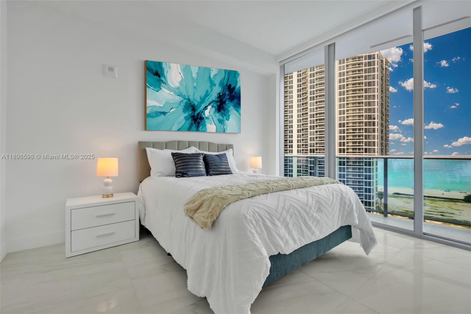 1003 2 / 3 1361 sq. ft. $ 2025-10-15 0 foto