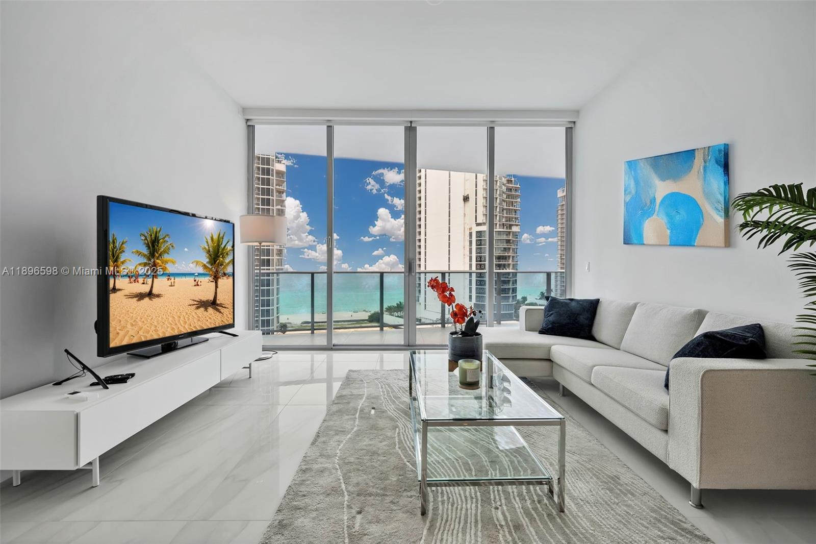 1003 2 / 3 1361 sq. ft. $ 2025-10-15 0 foto