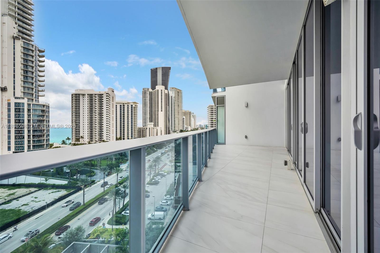 1003 2 / 3 1361 sq. ft. $ 2025-10-15 0 foto