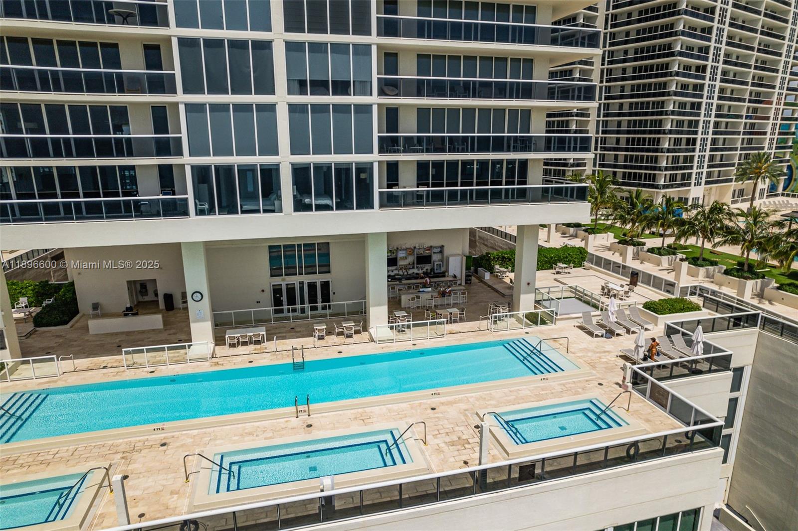 See details 4604 3 / 3 1675 sq. ft. $ 2025-10-15 0 Photo
