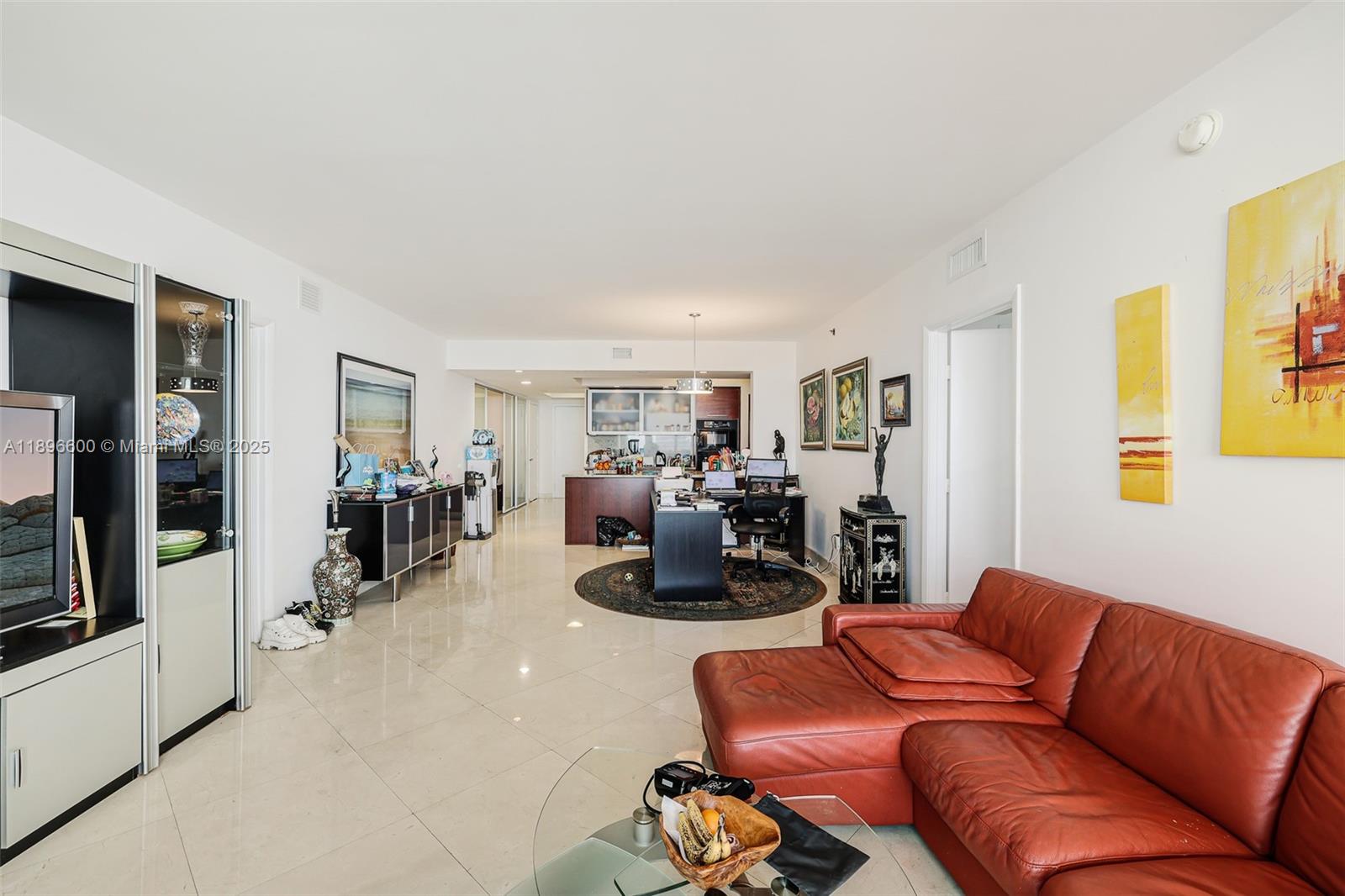 See details 4604 3 / 3 1675 sq. ft. $ 2025-10-15 0 Photo