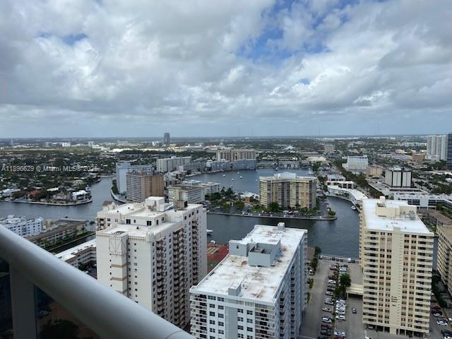 See details 3308 3 / 3 1571 sq. ft. $ 2025-10-15 0 Photo