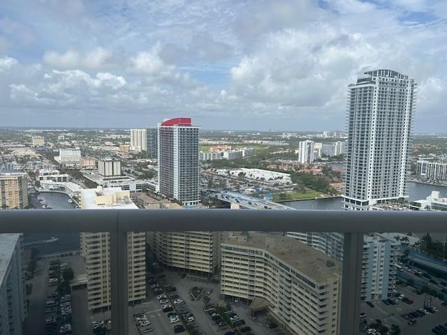 See details 3308 3 / 3 1571 sq. ft. $ 2025-10-15 0 Photo