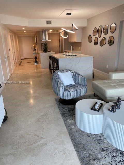 See details 3308 3 / 3 1571 sq. ft. $ 2025-10-15 0 Photo