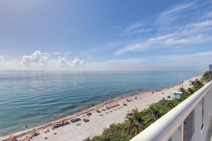 See details 3308 3 / 3 1571 sq. ft. $ 2025-10-15 0 Photo