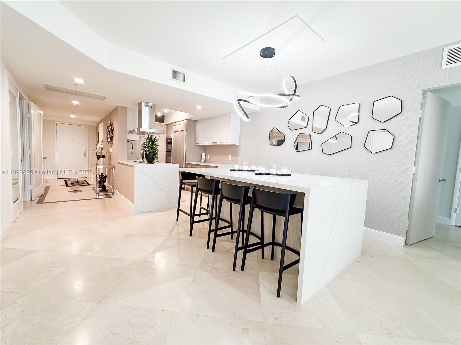 See details 3308 3 / 3 1571 sq. ft. $ 2025-10-15 0 Photo