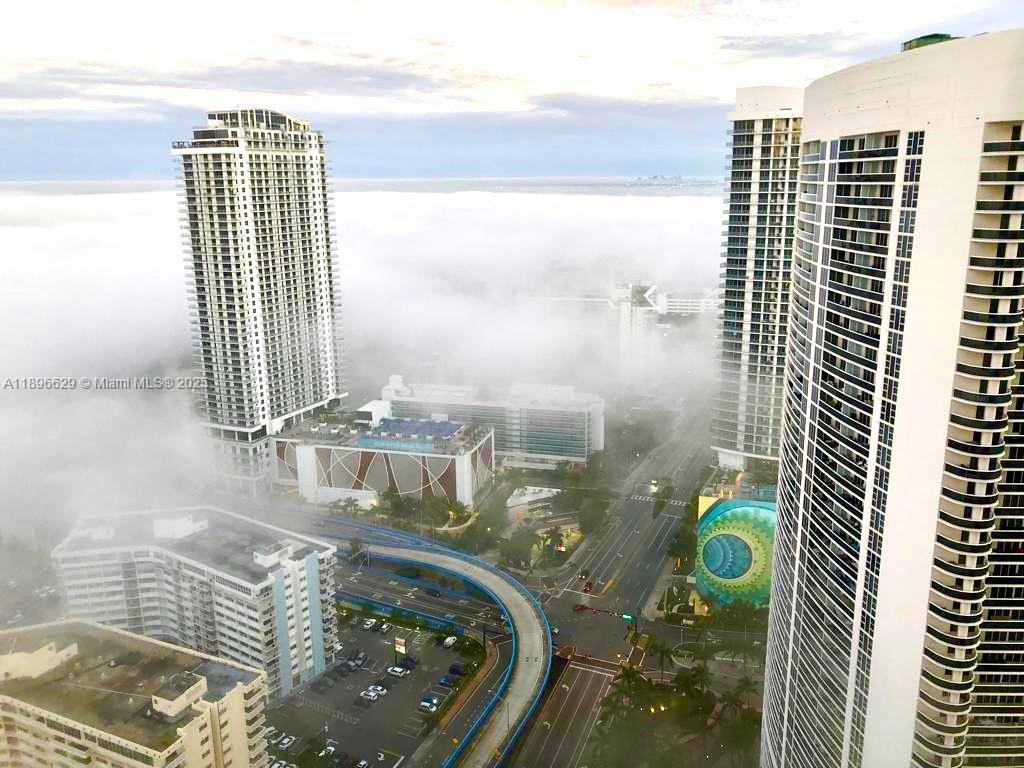 See details 3308 3 / 3 1571 sq. ft. $ 2025-10-15 0 Photo