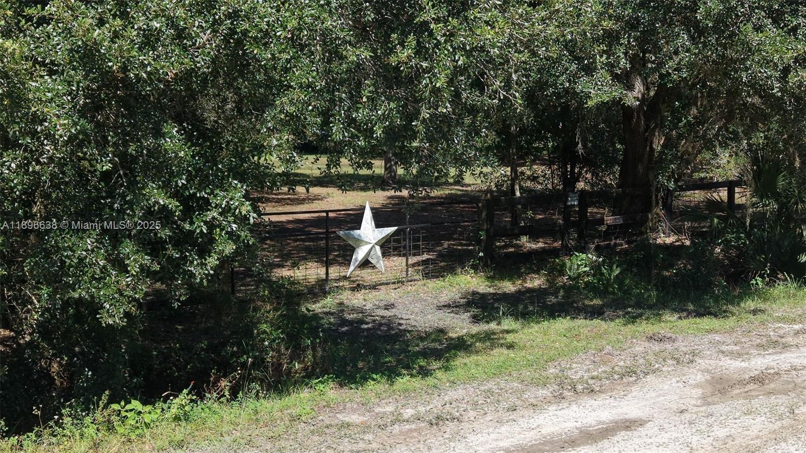 See details / sq. ft. $ 2025-10-15 0 Photo
