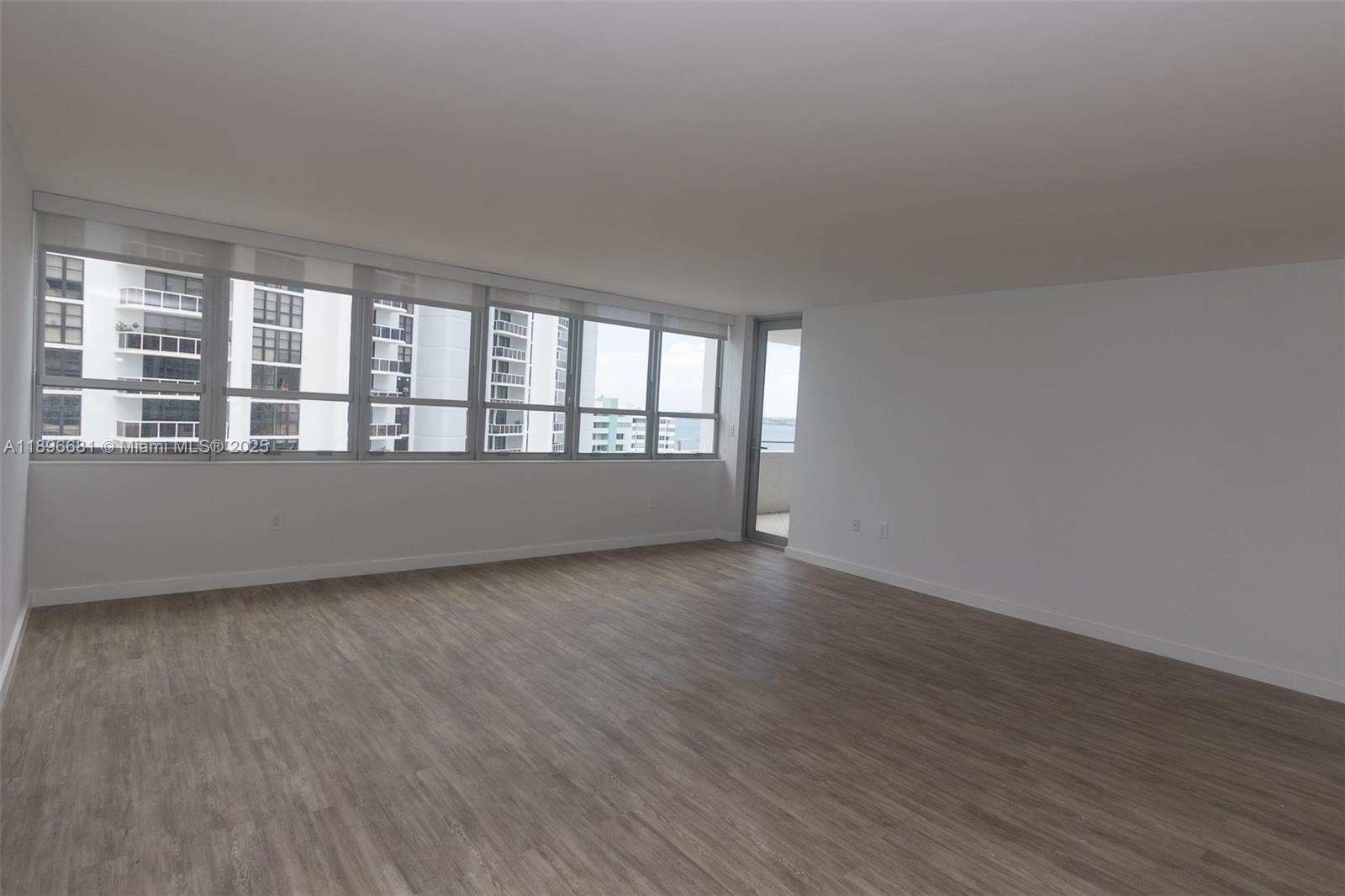 See details 1709 1 / 2 1027 sq. ft. $ 2025-10-15 0 Photo