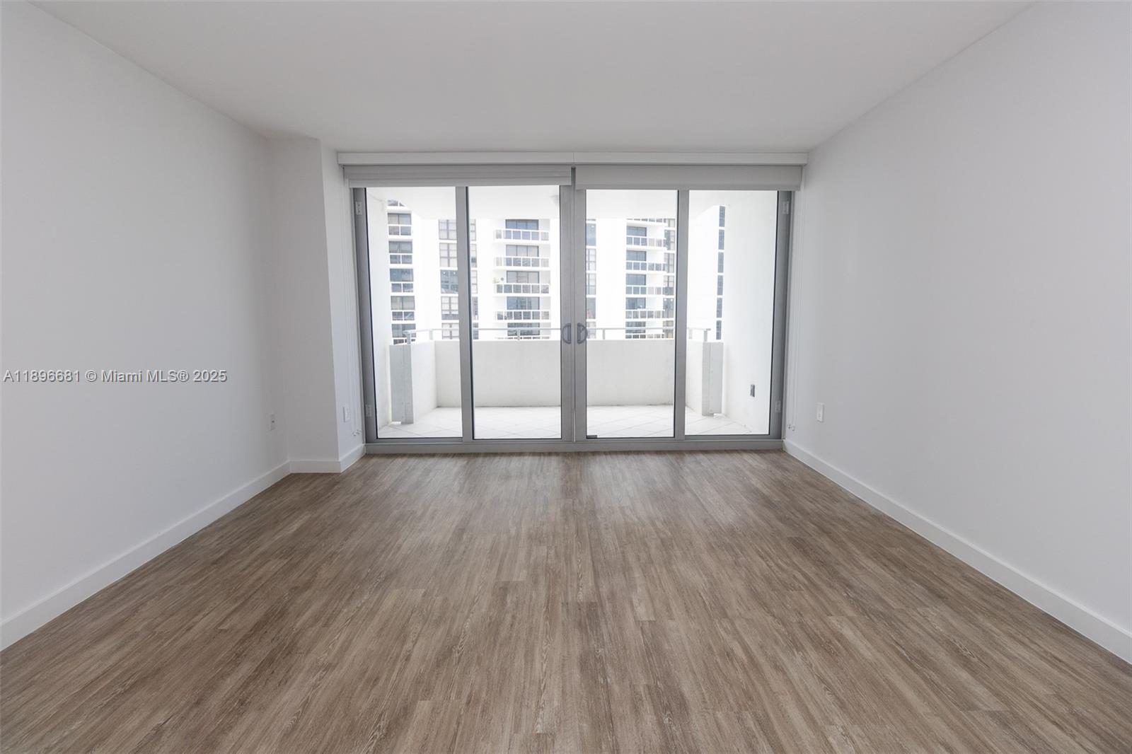 See details 1709 1 / 2 1027 sq. ft. $ 2025-10-15 0 Photo