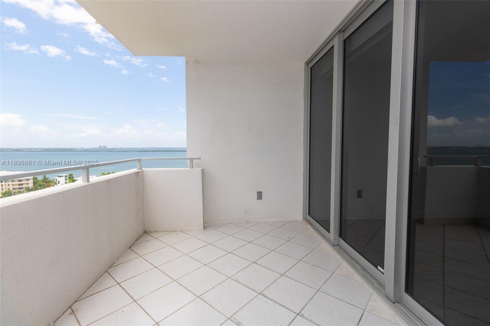 See details 1709 1 / 2 1027 sq. ft. $ 2025-10-15 0 Photo
