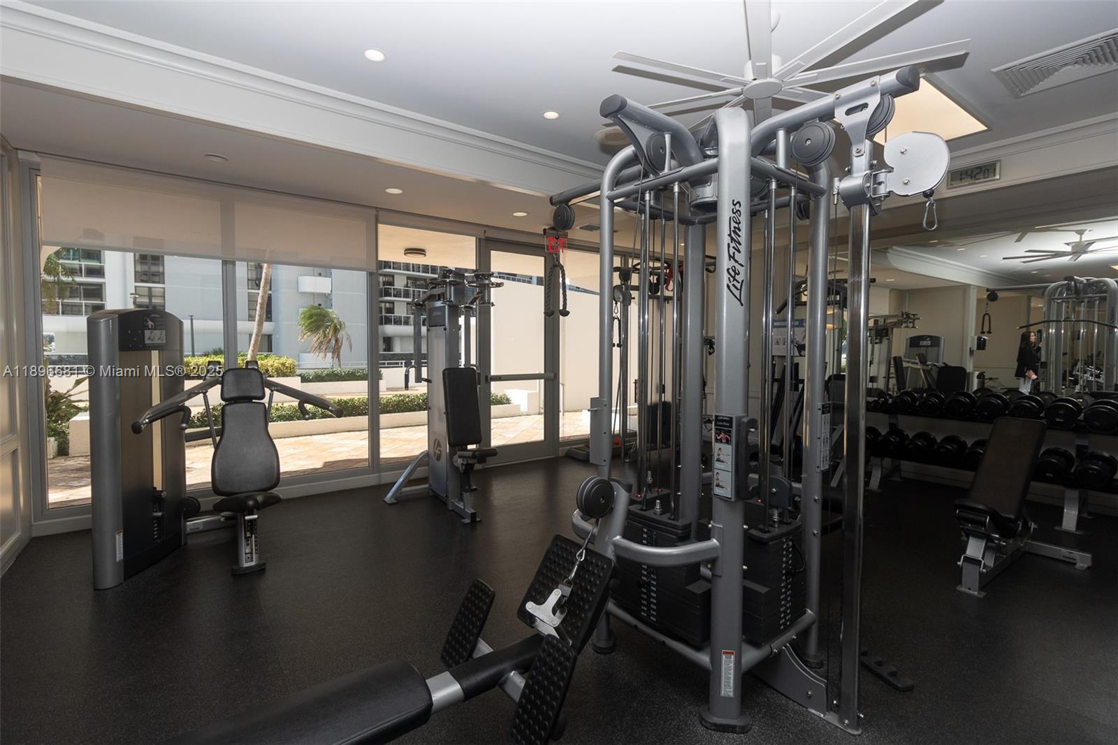 See details 1709 1 / 2 1027 sq. ft. $ 2025-10-15 0 Photo