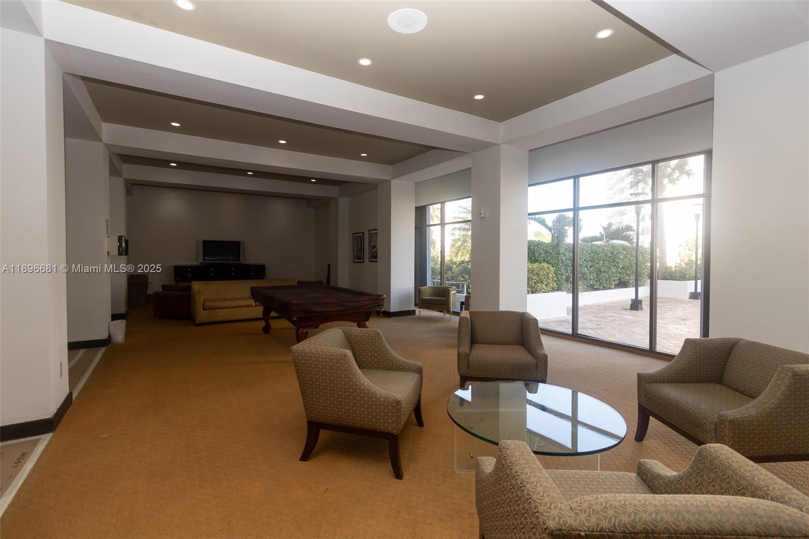 See details 1709 1 / 2 1027 sq. ft. $ 2025-10-15 0 Photo