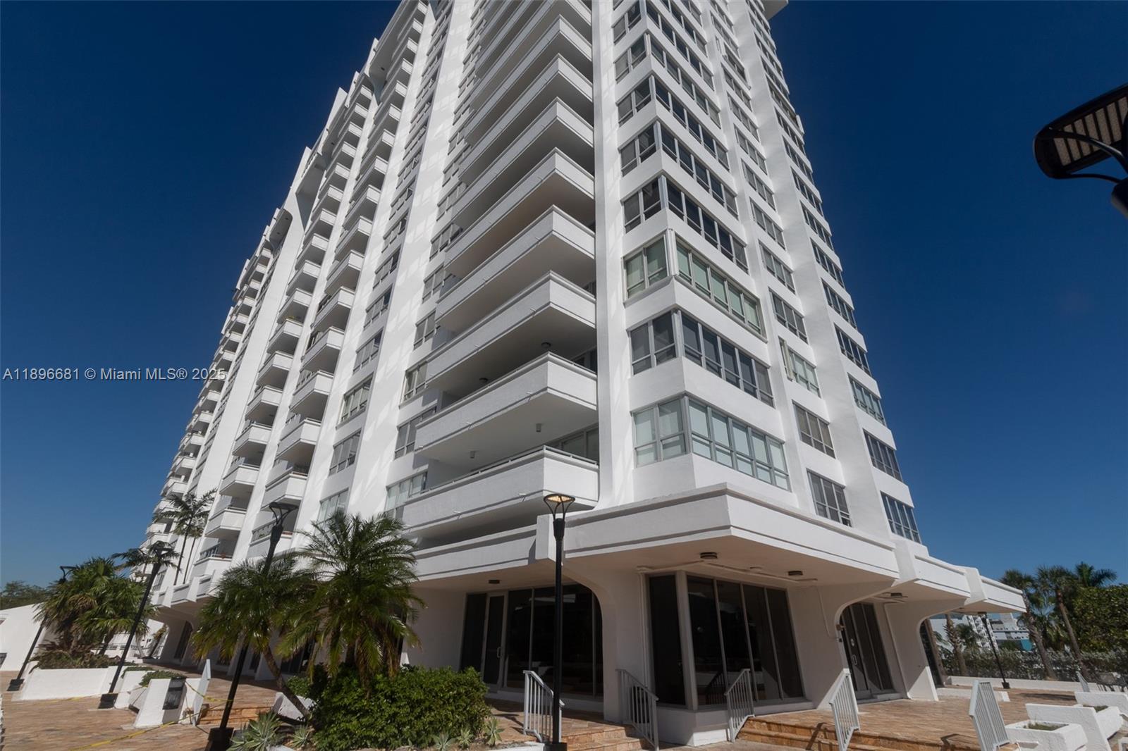 See details 1709 1 / 2 1027 sq. ft. $ 2025-10-15 0 Photo