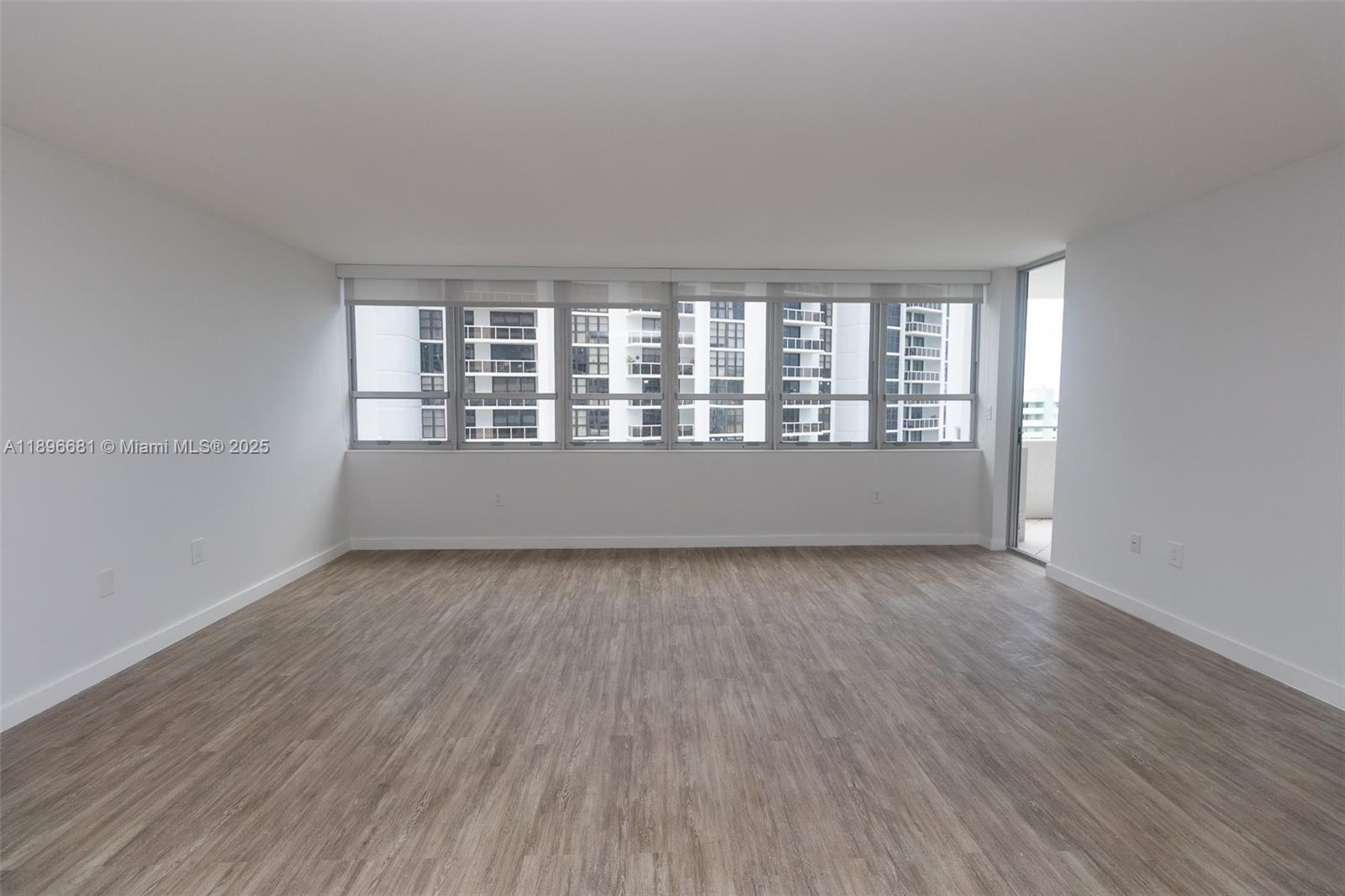 See details 1709 1 / 2 1027 sq. ft. $ 2025-10-15 0 Photo