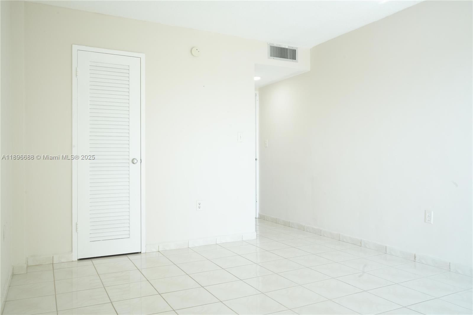 5F 1 / 1 791 sq. ft. $ 2025-10-15 0 Photo