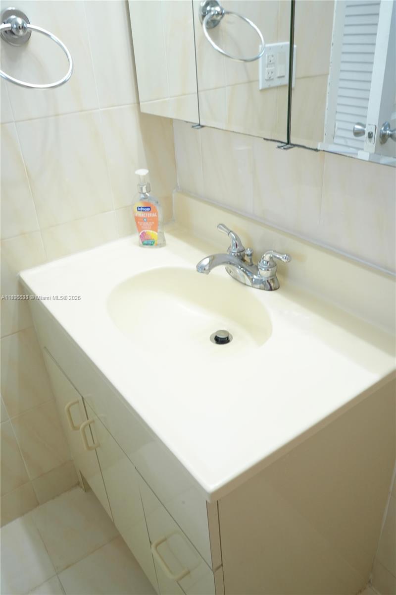 5F 1 / 1 791 sq. ft. $ 2025-10-15 0 Photo