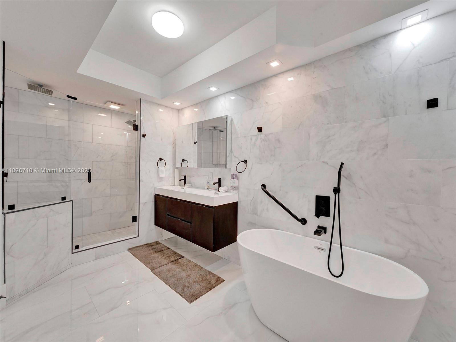 Photo of 20281 Country Club Dr  #2109, Aventura, Florida, 33180 - 