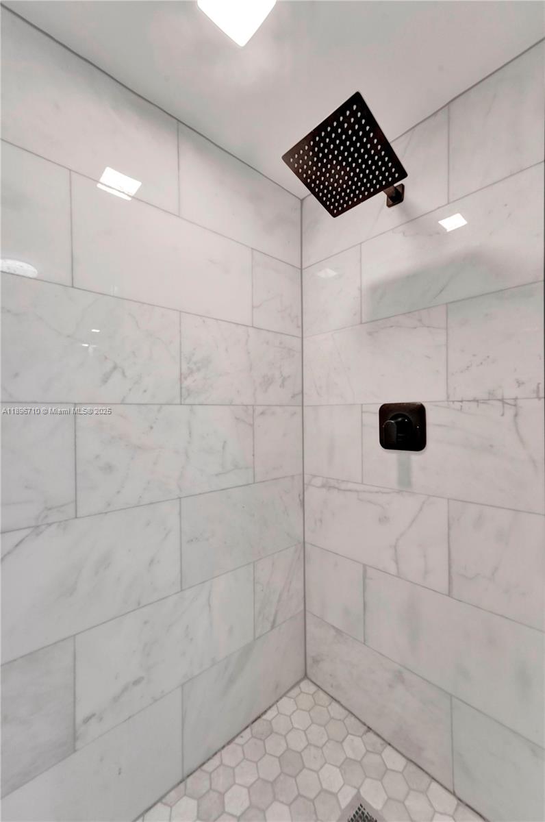 Photo of 20281 Country Club Dr  #2109, Aventura, Florida, 33180 - 