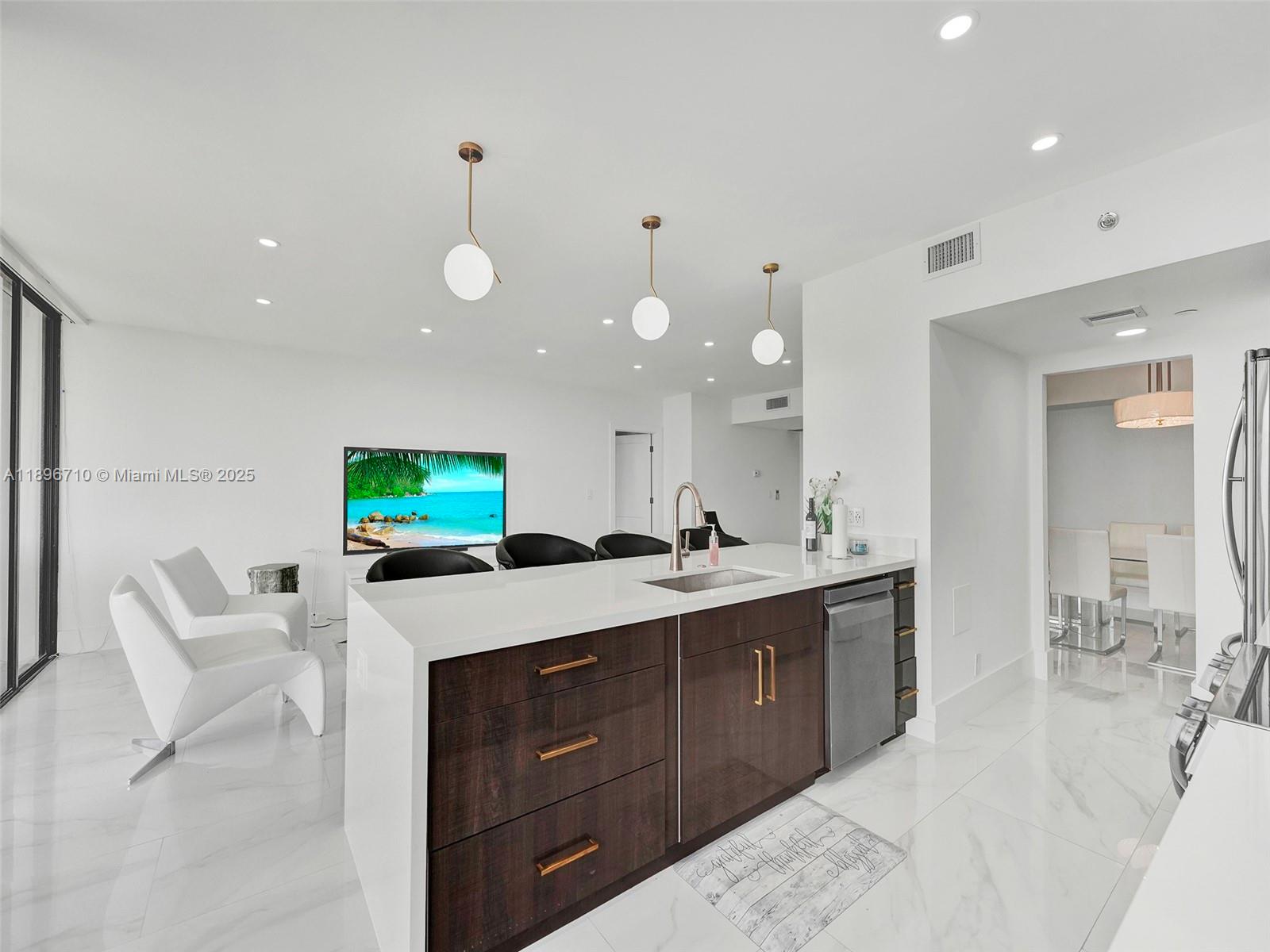 Photo of 20281 Country Club Dr  #2109, Aventura, Florida, 33180 - 