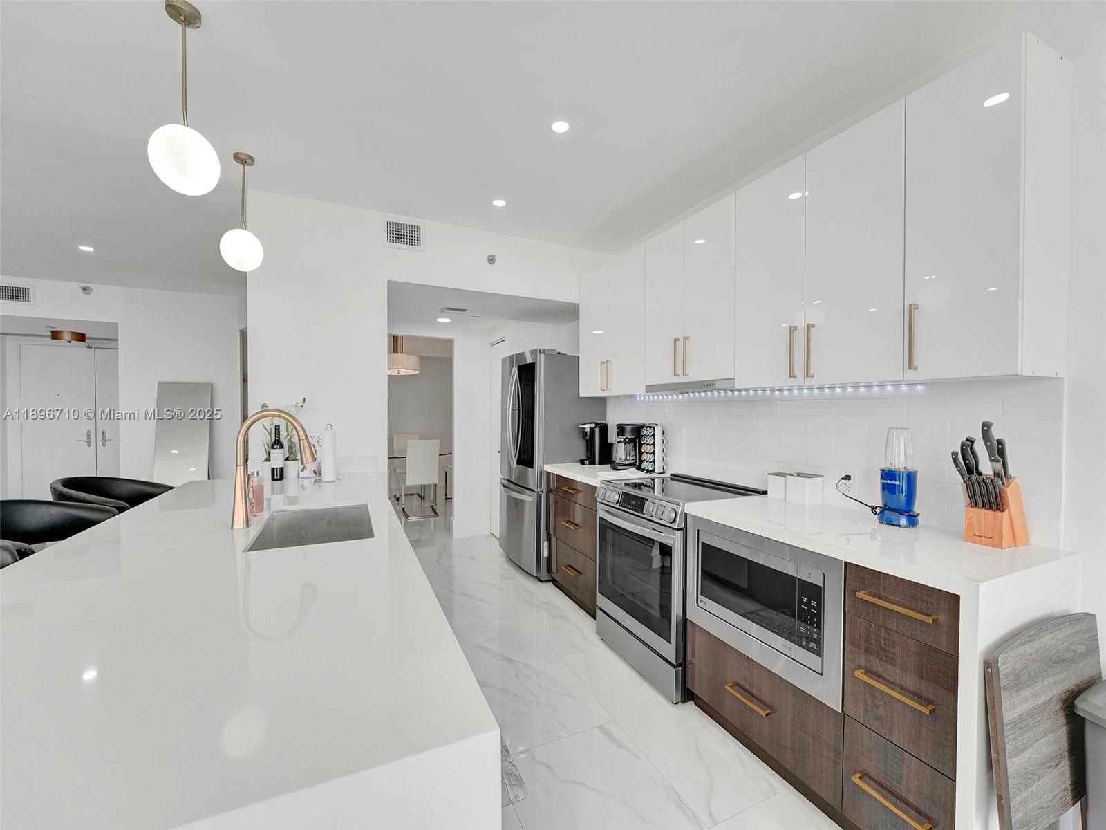 Photo of 20281 Country Club Dr  #2109, Aventura, Florida, 33180 - 
