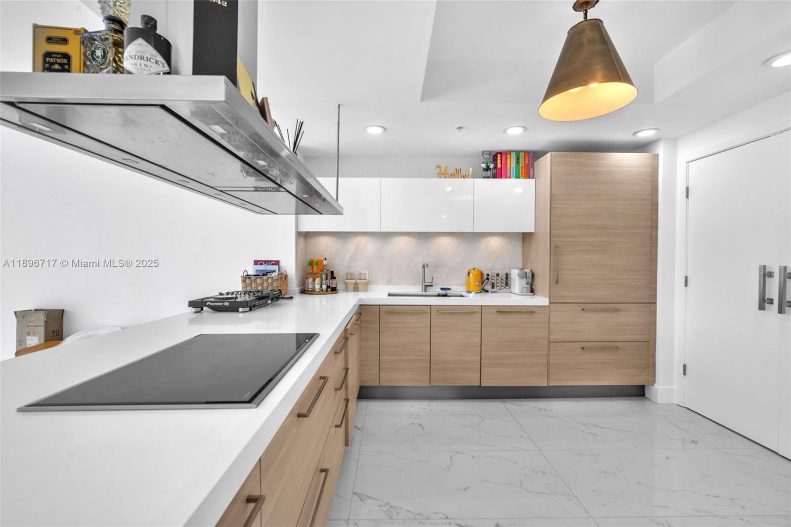 Photo of 17111 Biscayne Blvd  #411, North Miami Beach, Florida, 33160 -