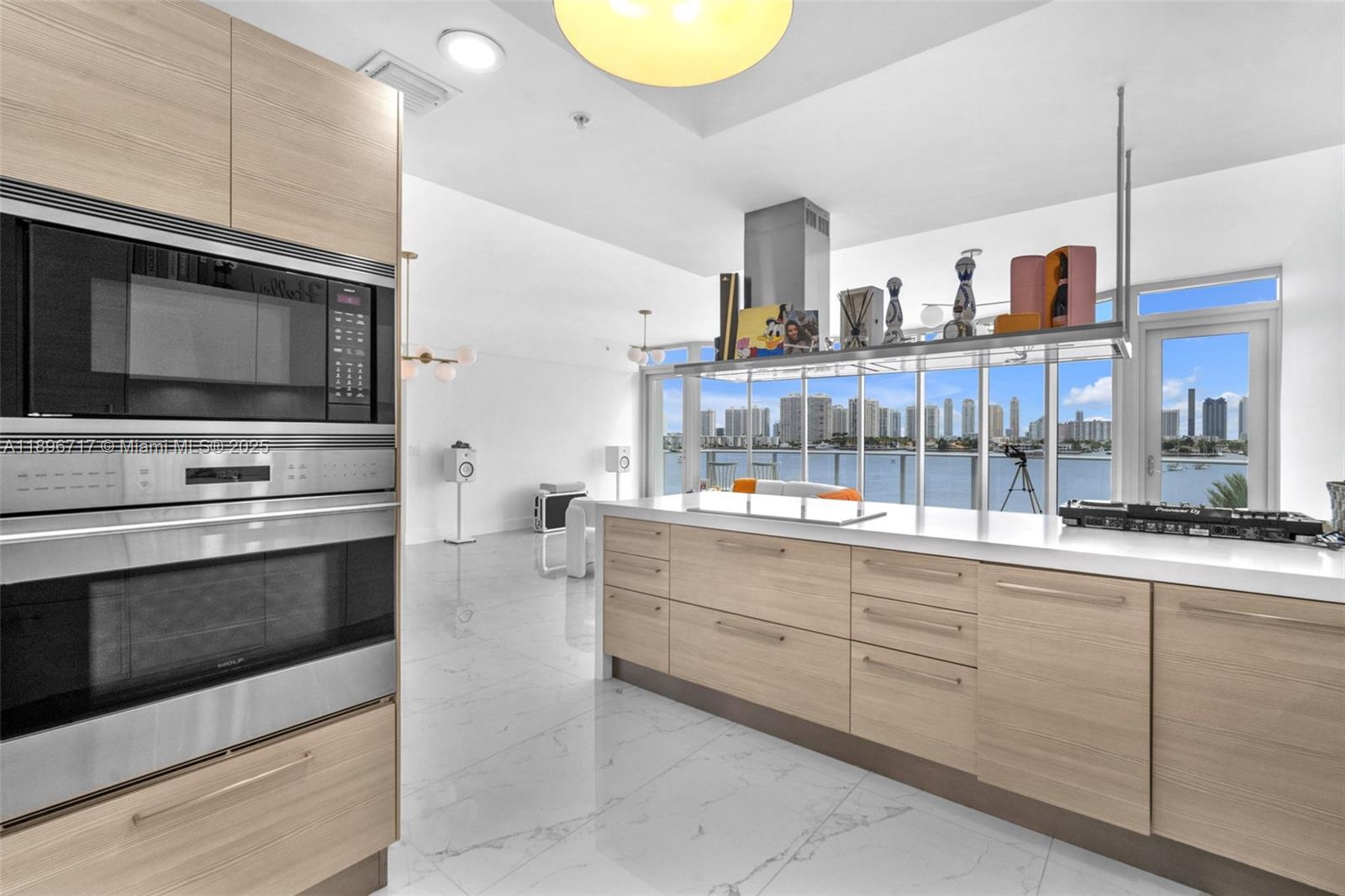 Photo of 17111 Biscayne Blvd  #411, North Miami Beach, Florida, 33160 -