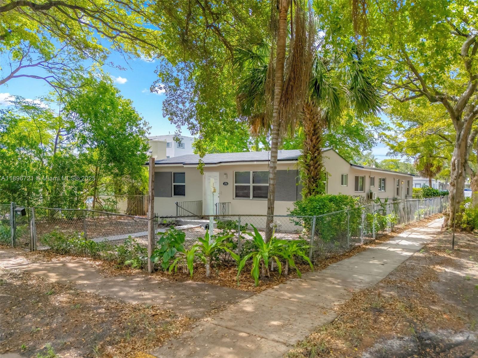 See details / 1593 sq. ft. $ 2025-10-15 0 Photo