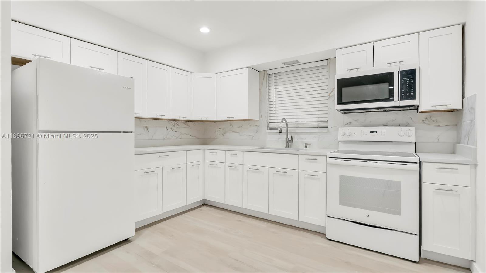 See details / 1593 sq. ft. $ 2025-10-15 0 Photo