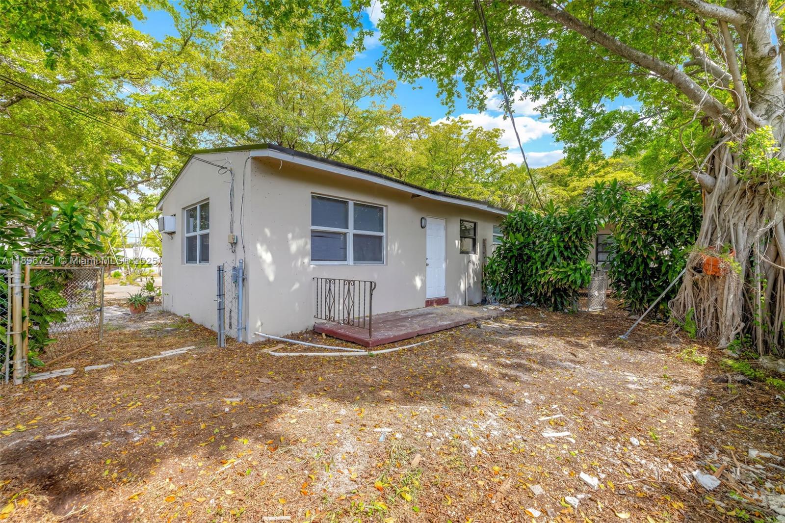 See details / 1593 sq. ft. $ 2025-10-15 0 Photo