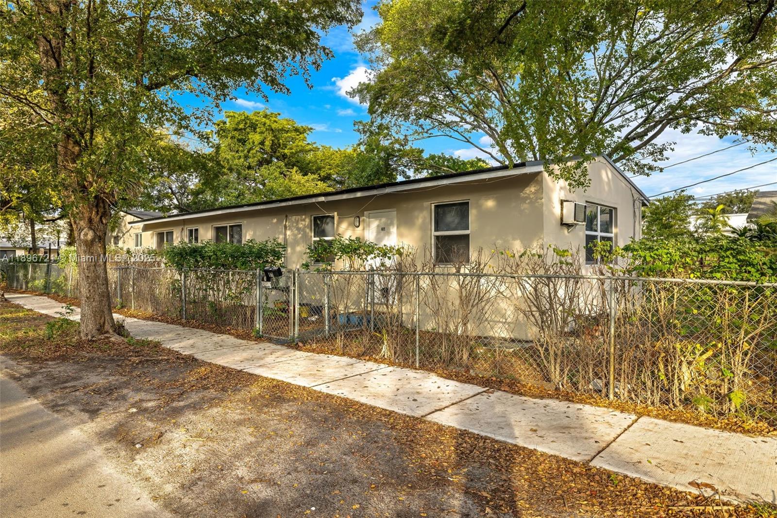See details / 1593 sq. ft. $ 2025-10-15 0 Photo