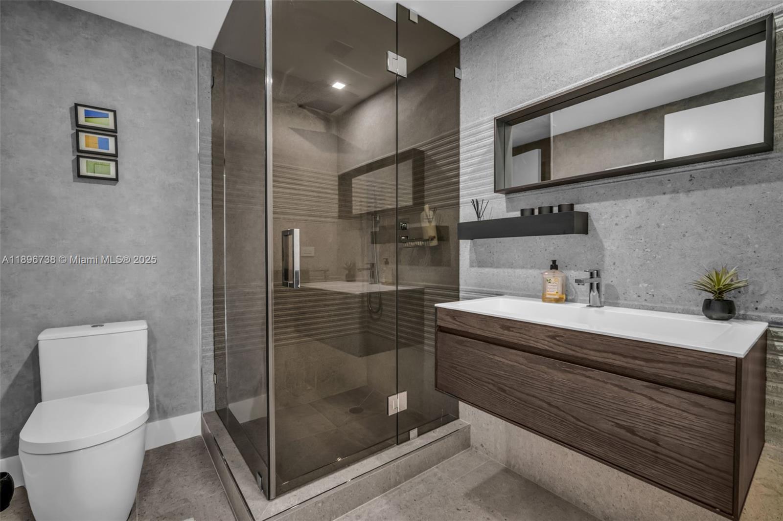 Photo of 3201 183rd St  #1806, Aventura, Florida, 33160 - BATH 2