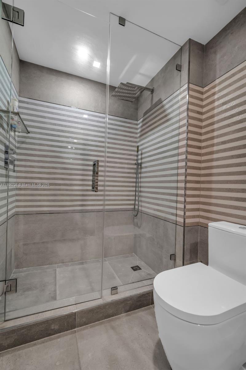 Photo of 3201 183rd St  #1806, Aventura, Florida, 33160 - BATH 3