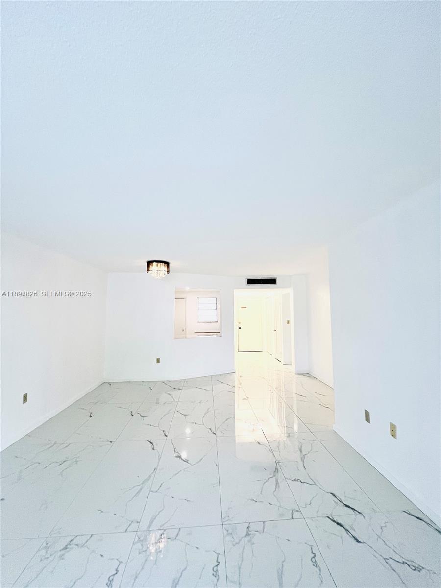 307-3 1 / 1 909 sq. ft. $ 2026-01-08 0 Photo