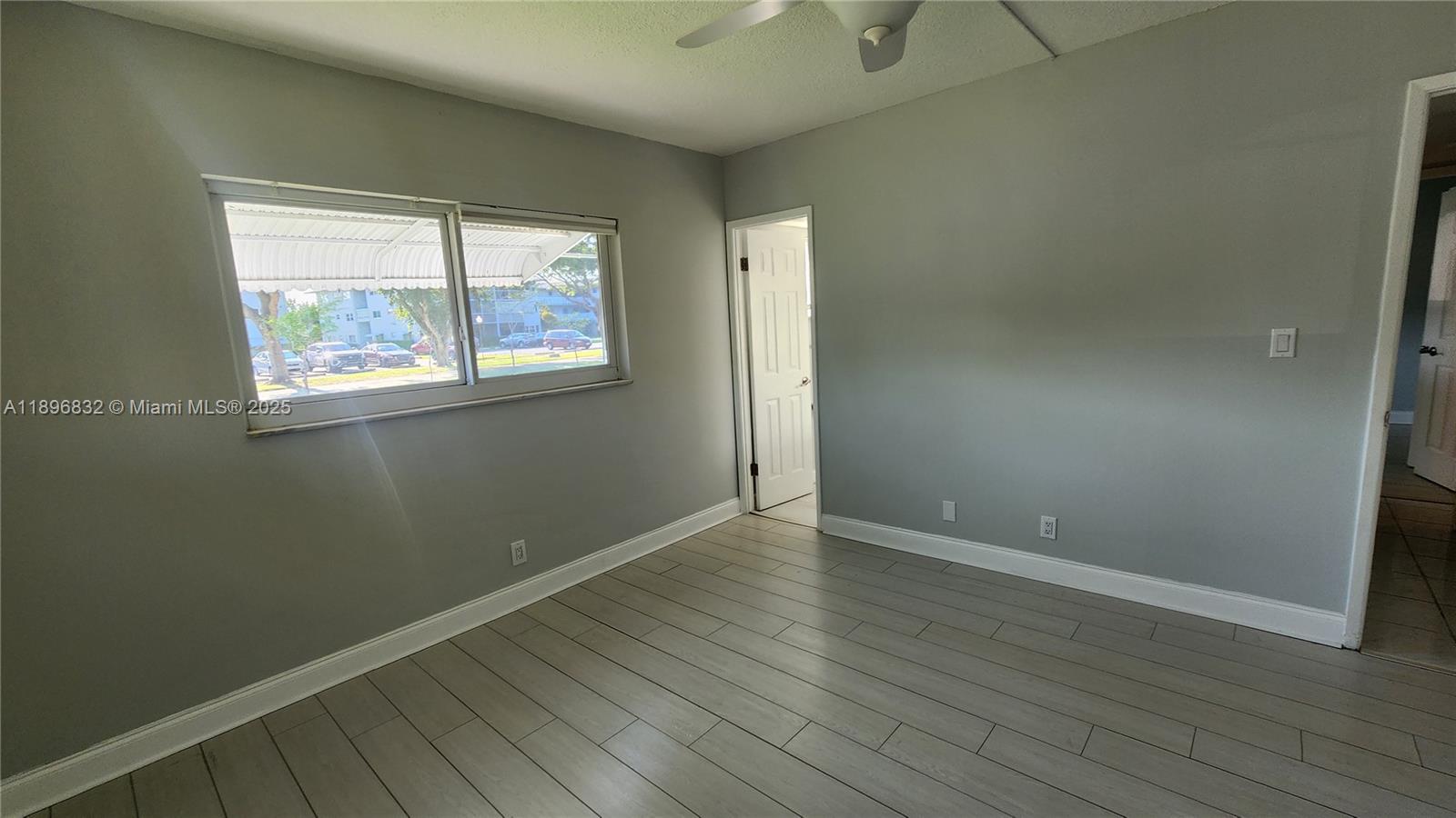 See details 114 2 / 2 899 sq. ft. $ 2025-10-15 0 Photo