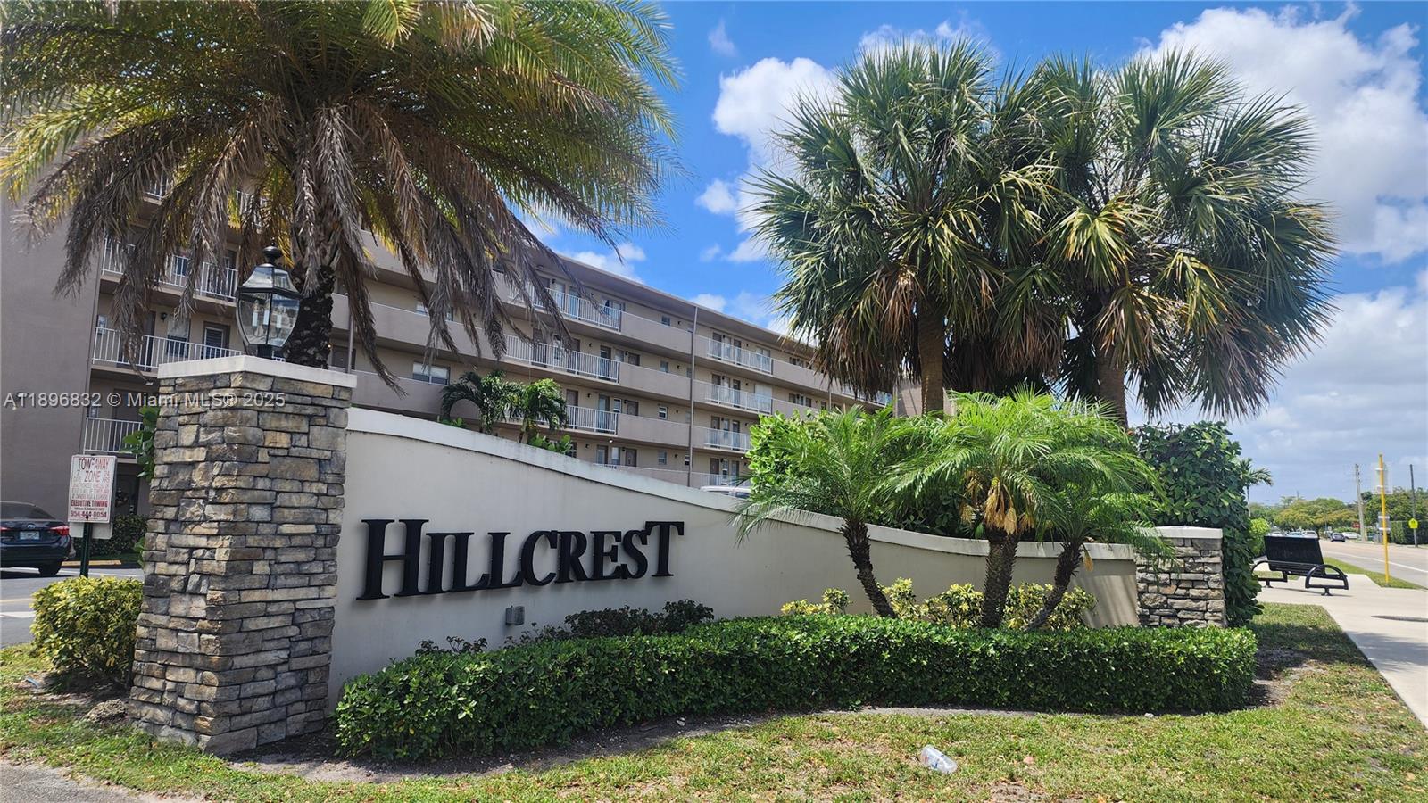 See details 114 2 / 2 899 sq. ft. $ 2025-10-15 0 Photo