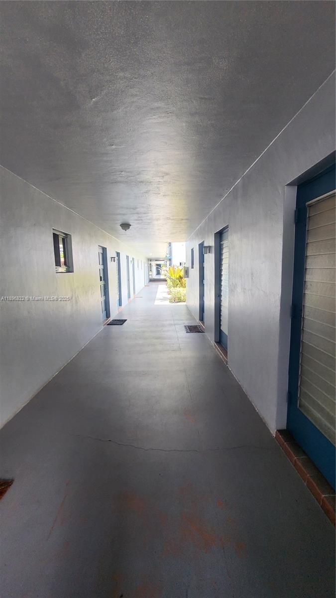 See details 114 2 / 2 899 sq. ft. $ 2025-10-15 0 Photo