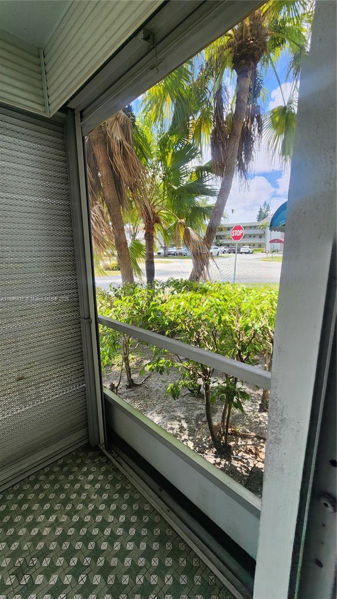 See details 114 2 / 2 899 sq. ft. $ 2025-10-15 0 Photo