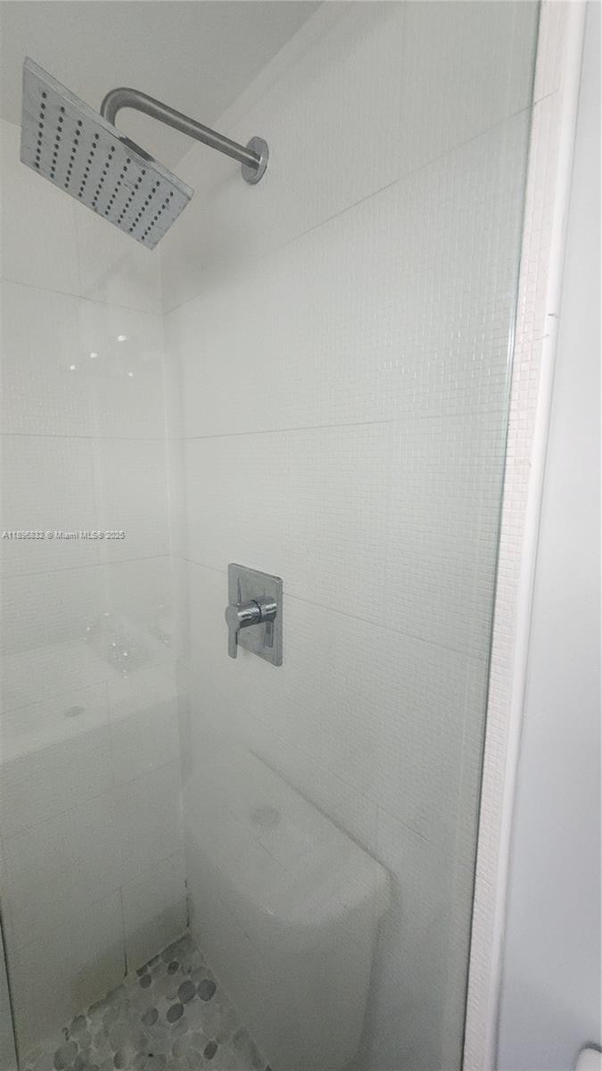 See details 114 2 / 2 899 sq. ft. $ 2025-10-15 0 Photo