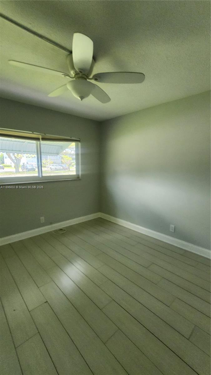 See details 114 2 / 2 899 sq. ft. $ 2025-10-15 0 Photo