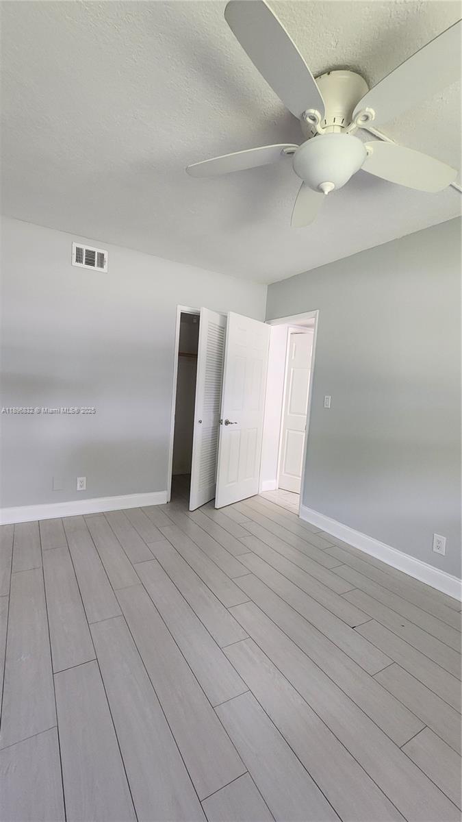 See details 114 2 / 2 899 sq. ft. $ 2025-10-15 0 Photo