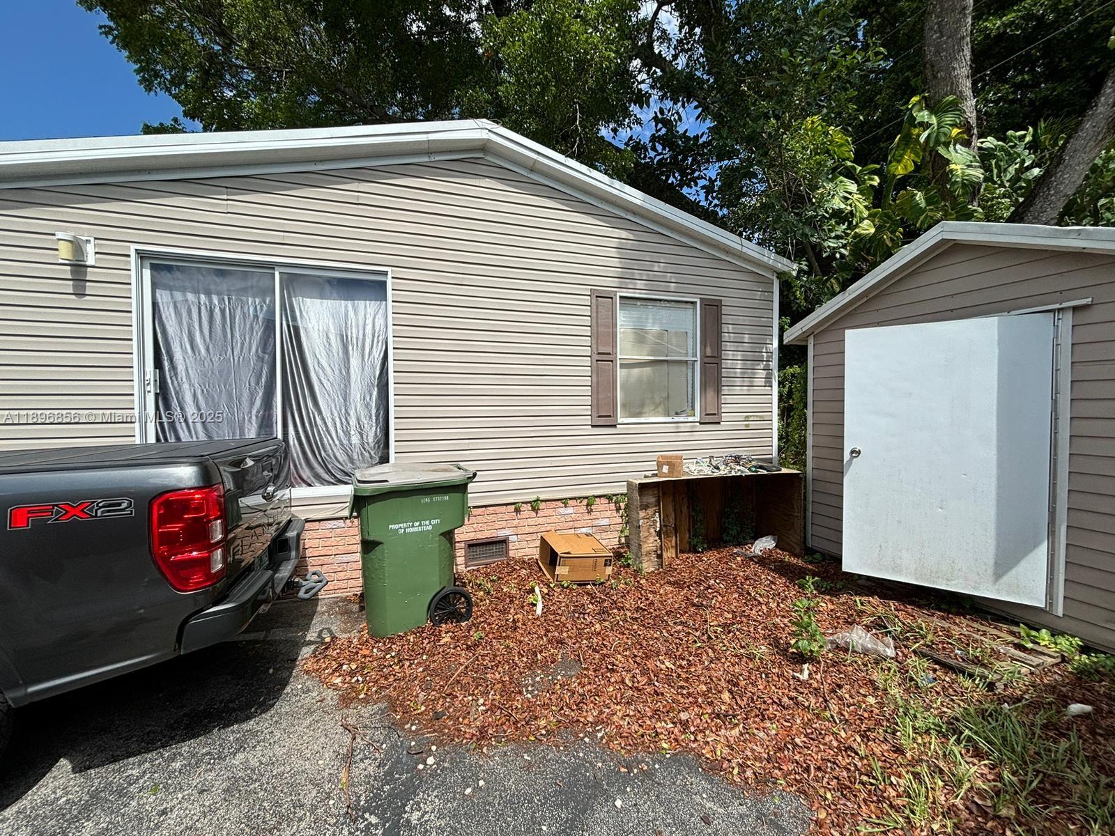 See details 220 2 / 2 960 sq. ft. $ 2025-10-15 0 Photo