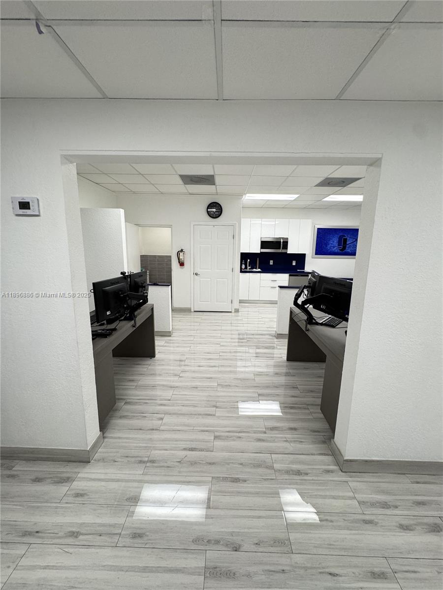 1  /   sq. ft. $ 2025-10-15 0 Photo