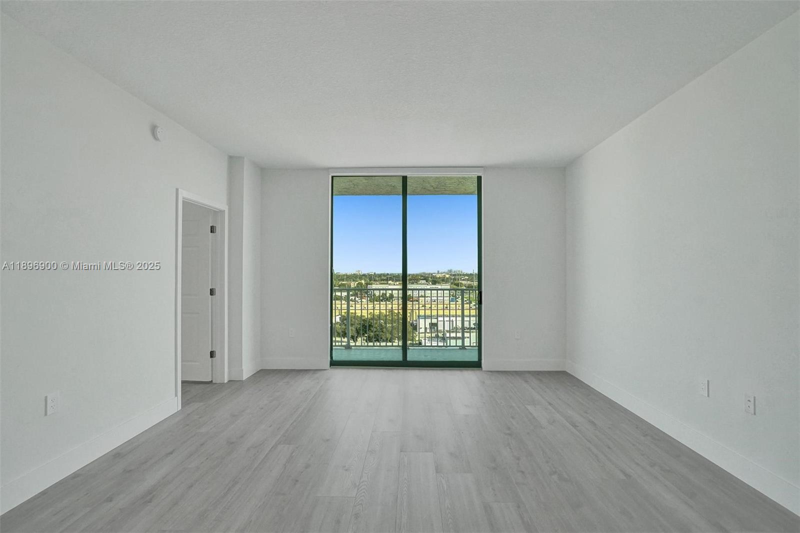 See details 803 2 / 2 1220 sq. ft. $ 2025-10-15 0 Photo