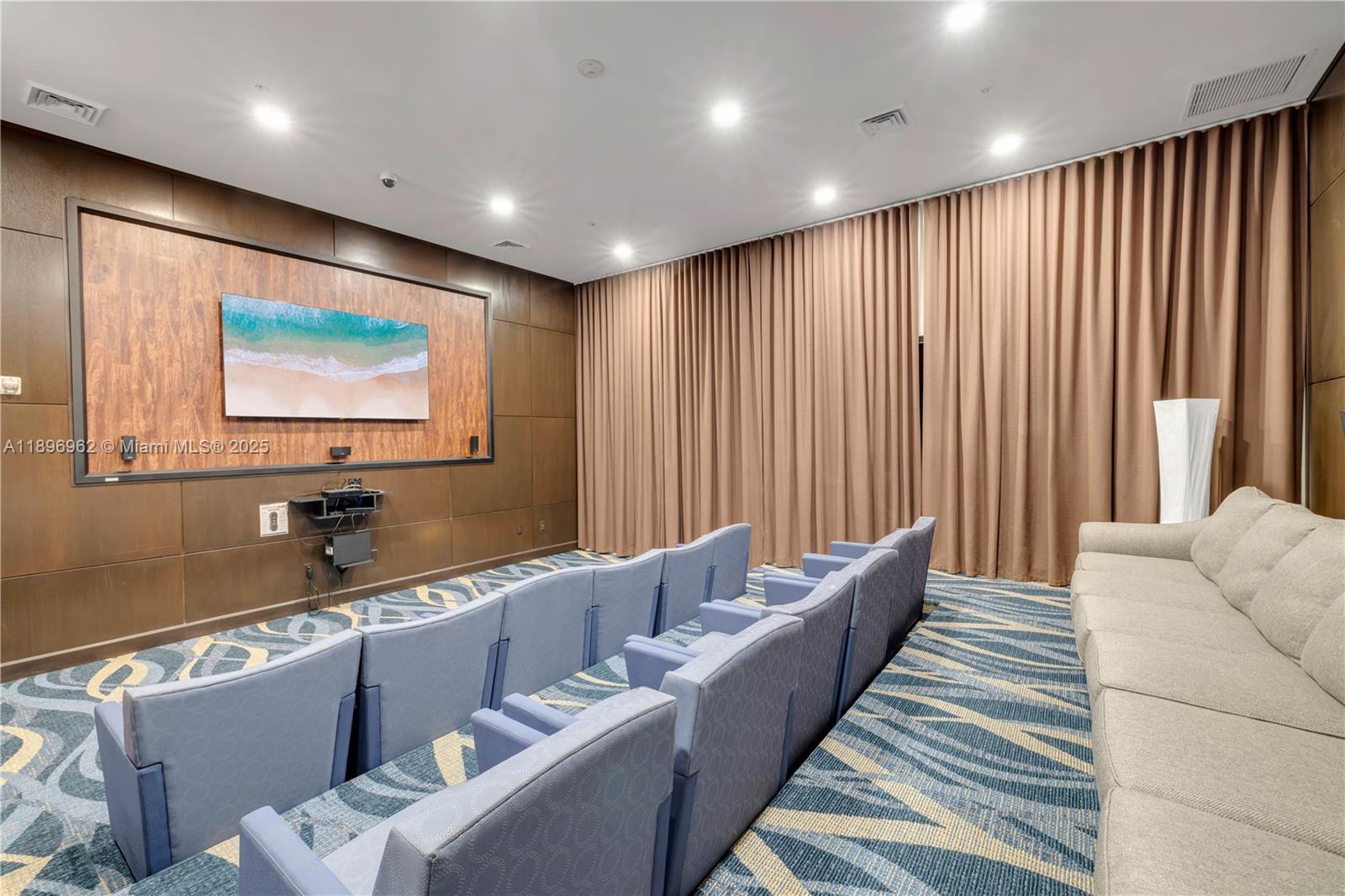 Photo of 2775 187th St  #120, Aventura, Florida, 33180 - movie theatre