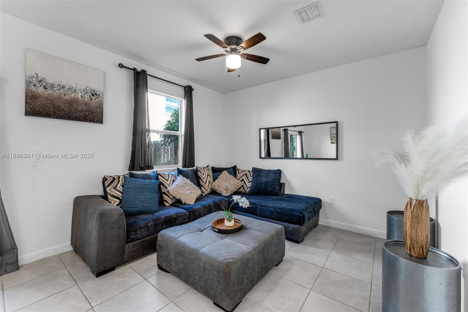 See details 2659 3 / 3 1695 sq. ft. $ 2025-11-07 0 Photo