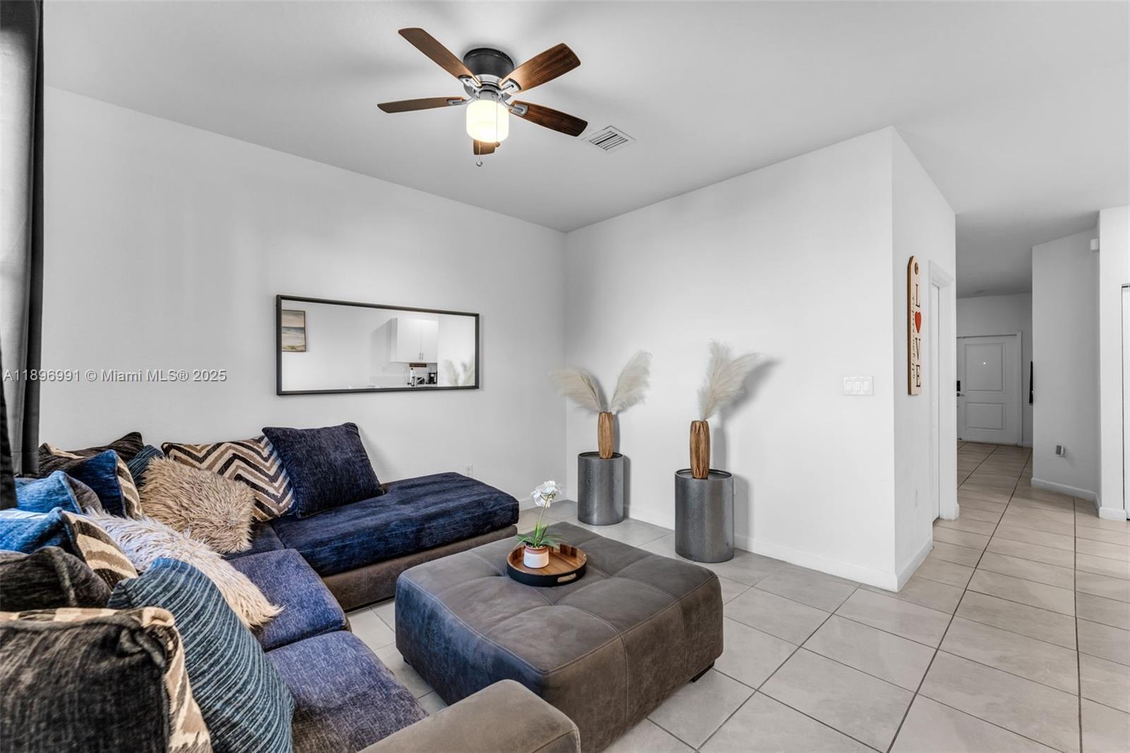 See details 2659 3 / 3 1695 sq. ft. $ 2025-11-07 0 Photo