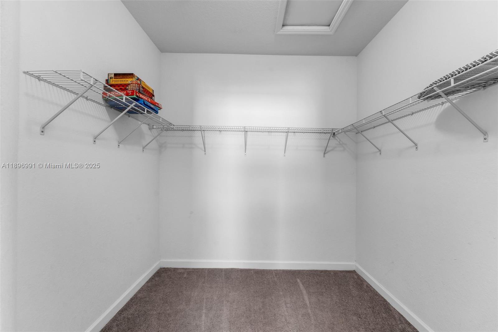 See details 2659 3 / 3 1695 sq. ft. $ 2025-11-07 0 Photo