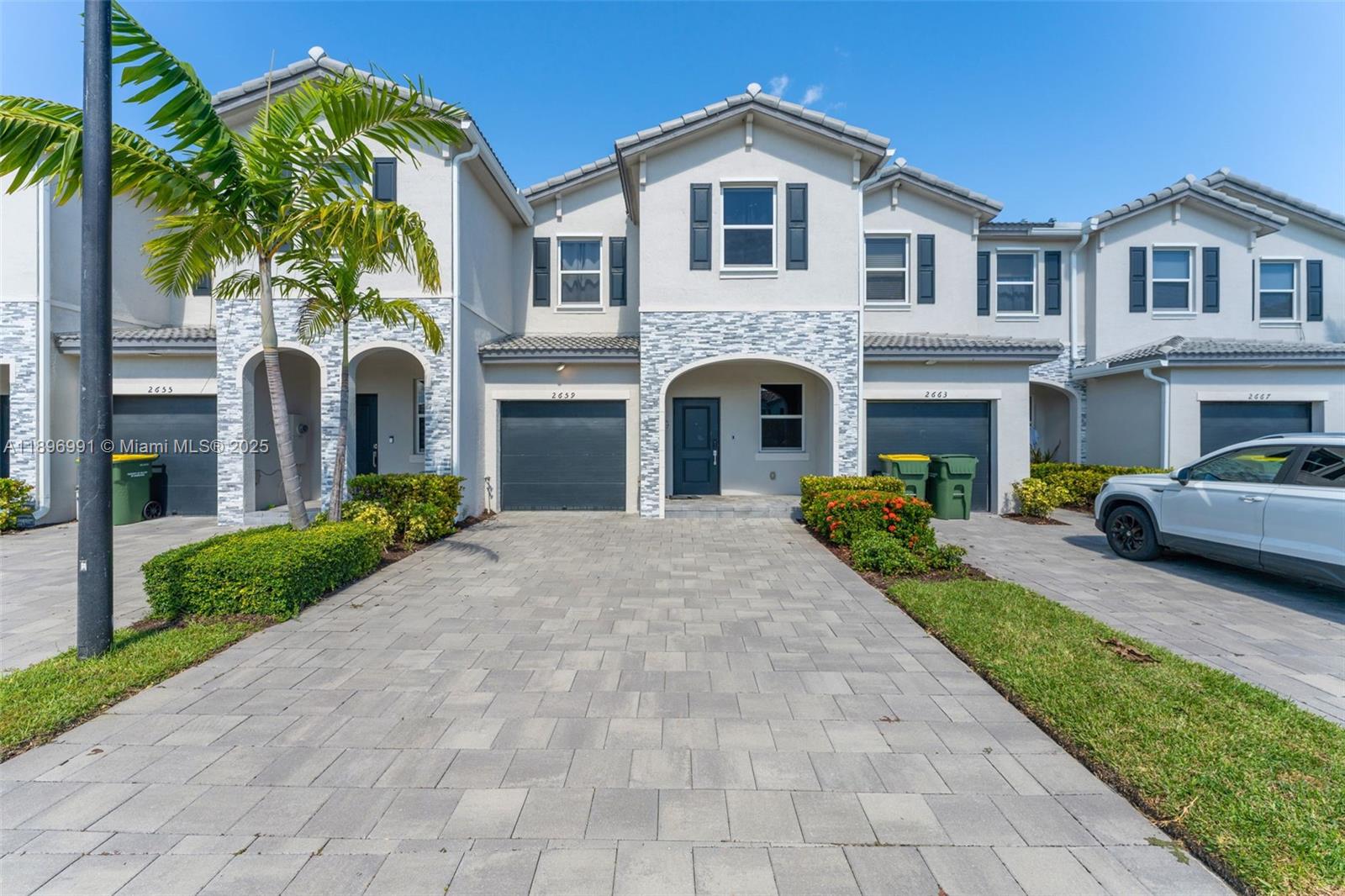 See details 2659 3 / 3 1695 sq. ft. $ 2025-11-07 0 Photo