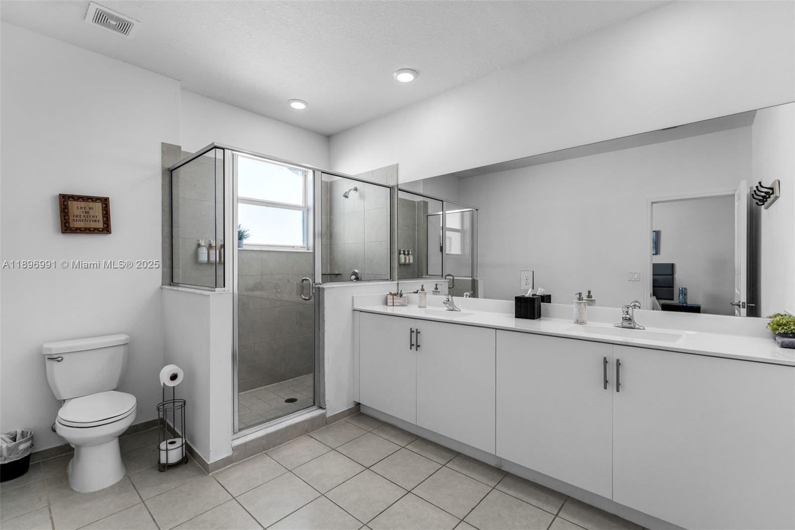 See details 2659 3 / 3 1695 sq. ft. $ 2025-11-07 0 Photo